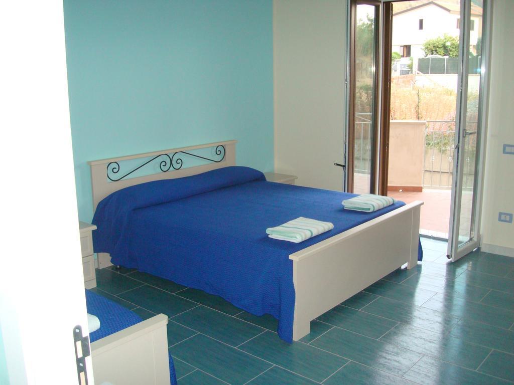 Guest House Mare E Luna Fiumefreddo Bruzio Δωμάτιο φωτογραφία