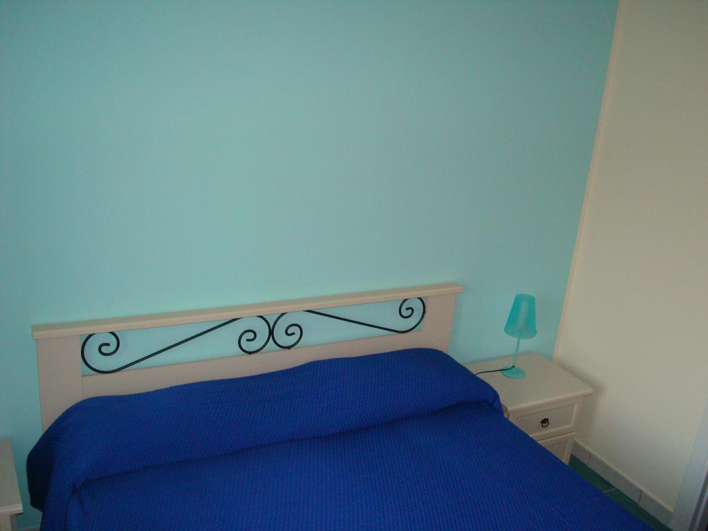 Guest House Mare E Luna Fiumefreddo Bruzio Δωμάτιο φωτογραφία