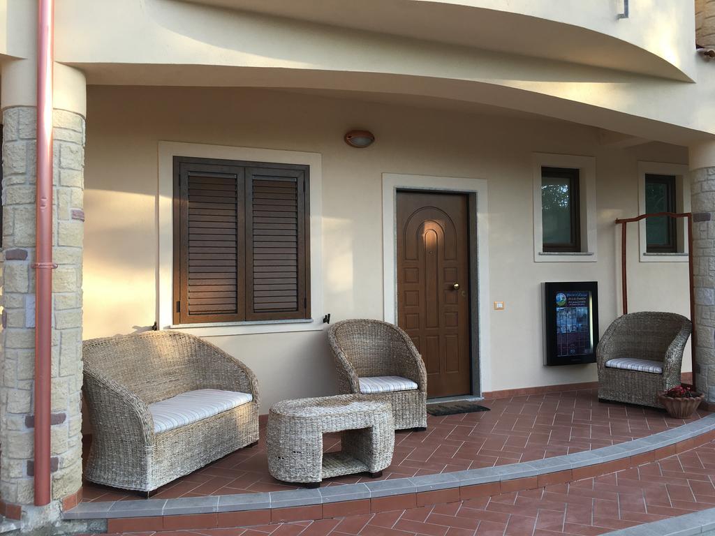 Guest House Mare E Luna Fiumefreddo Bruzio Εξωτερικό φωτογραφία