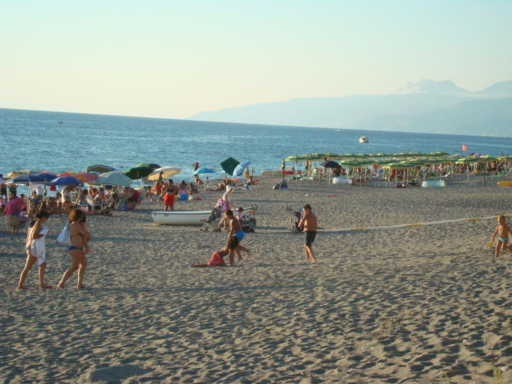 Guest House Mare E Luna Fiumefreddo Bruzio Εξωτερικό φωτογραφία