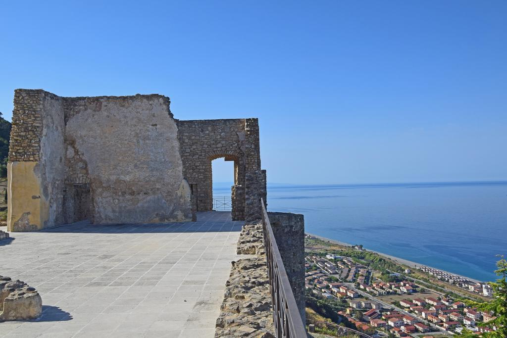 Guest House Mare E Luna Fiumefreddo Bruzio Εξωτερικό φωτογραφία