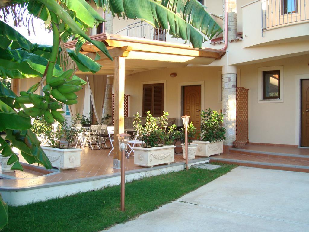 Guest House Mare E Luna Fiumefreddo Bruzio Εξωτερικό φωτογραφία