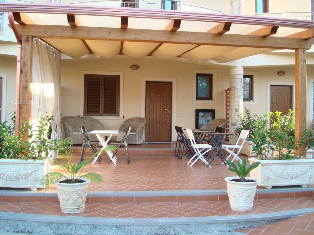 Guest House Mare E Luna Fiumefreddo Bruzio Εξωτερικό φωτογραφία